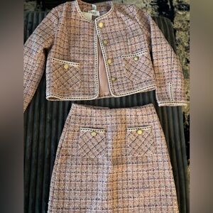 **20$ SPECIAL** NWT Pink and Cream Tweed Skirt & Jacket small